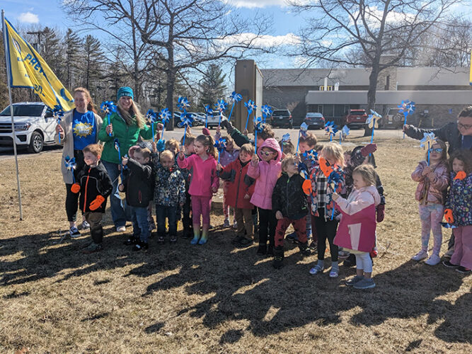 Preschoolers, CA/N Team, Exchange Club plant pinwheels to raise awareness for Child Abuse Prevention Month | News, Sports, Jobs - Vimarsana News